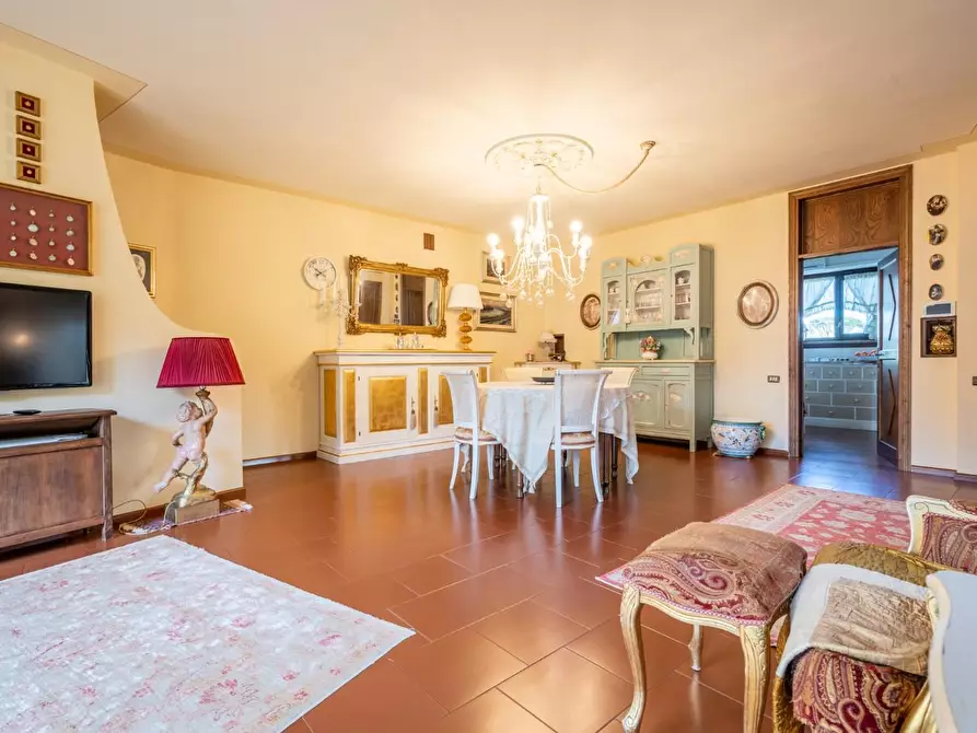 Immagine 20 di Villa in vendita  a Bientina