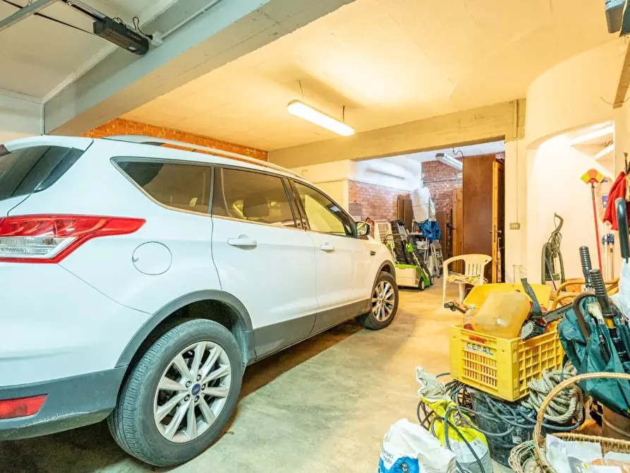 Immagine 49 di Villa in vendita  a Bientina