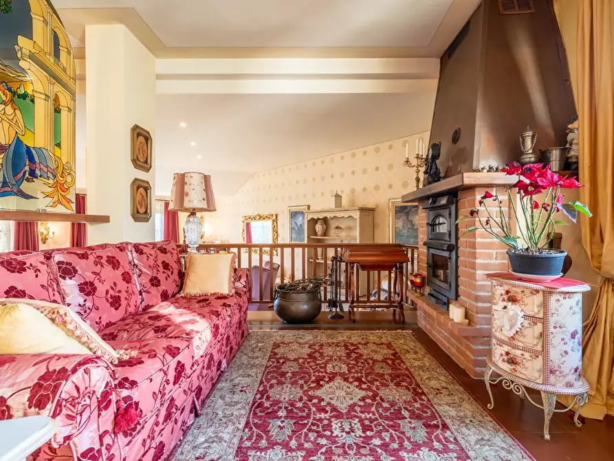 Immagine 19 di Villa in vendita  a Bientina