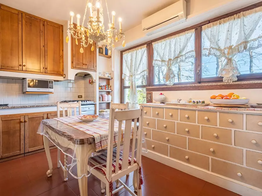 Immagine 24 di Villa in vendita  a Bientina