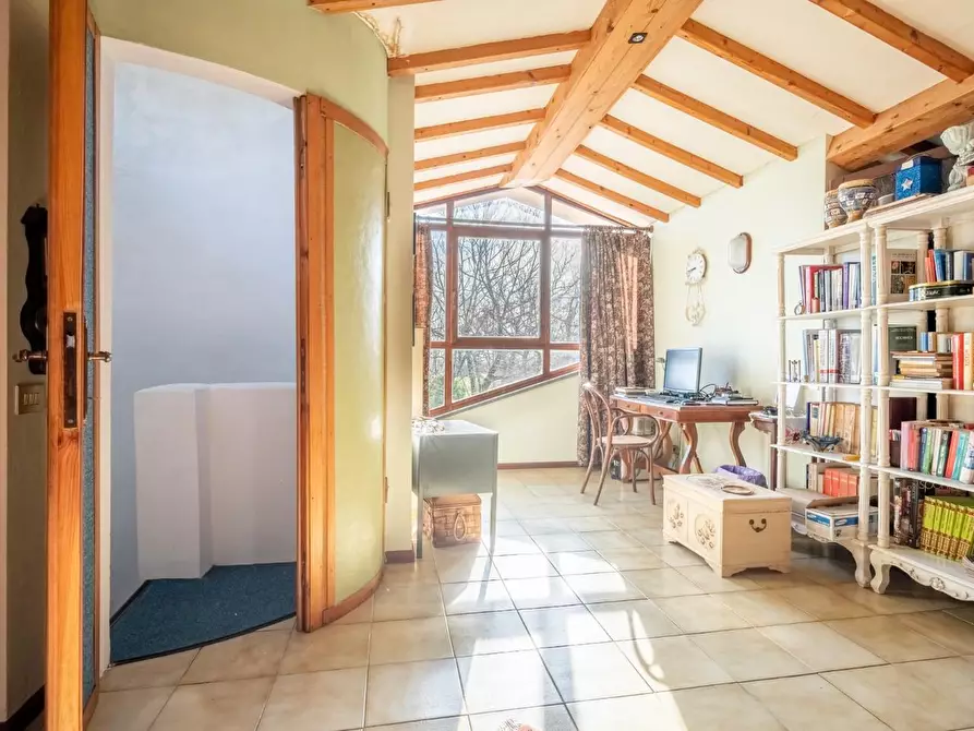 Immagine 43 di Villa in vendita  a Bientina