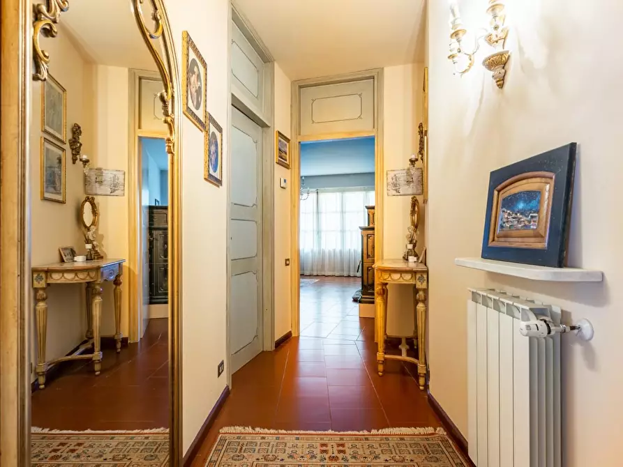 Immagine 60 di Villa in vendita  a Bientina