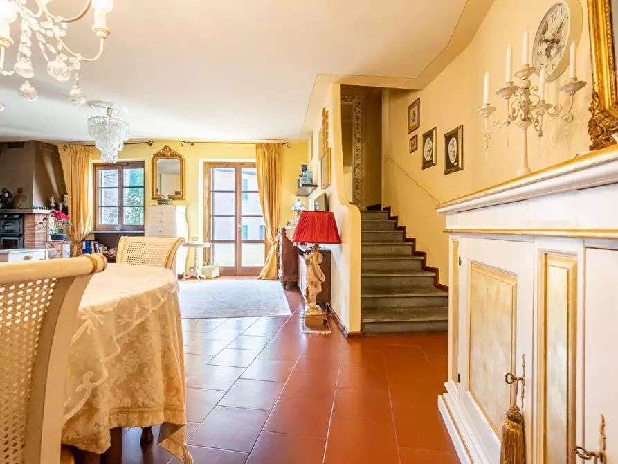 Immagine 23 di Villa in vendita  a Bientina