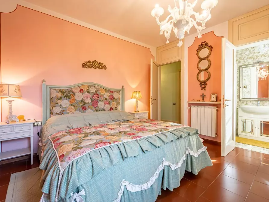 Immagine 28 di Villa in vendita  a Bientina