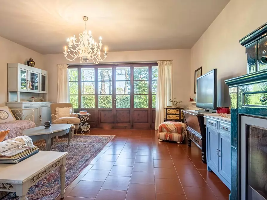 Immagine 51 di Villa in vendita  a Bientina