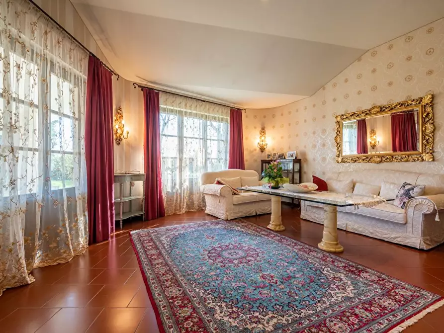 Immagine 14 di Villa in vendita  a Bientina