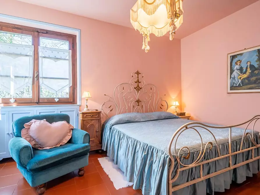 Immagine 57 di Villa in vendita  a Bientina