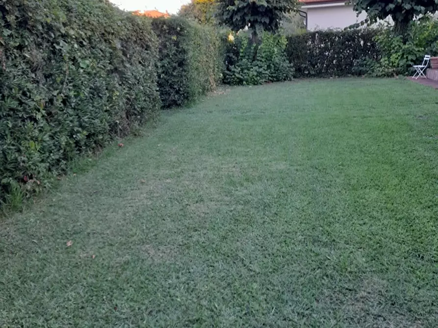 Immagine 2 di Villa in affitto  a Forte Dei Marmi