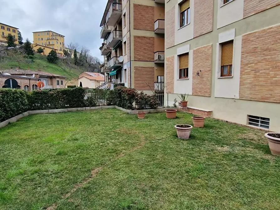 Immagine 13 di Appartamento in vendita  a Siena
