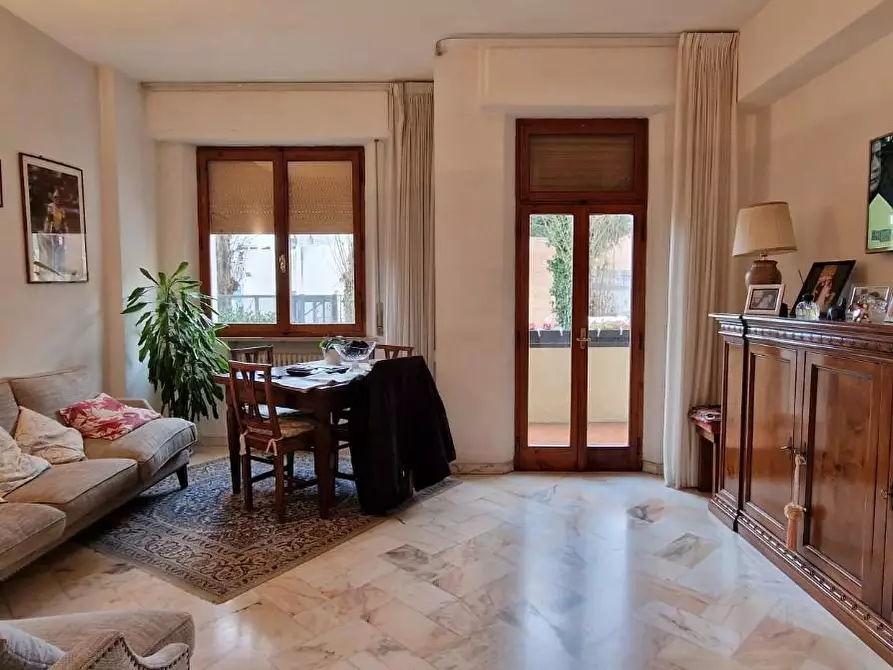 Immagine 3 di Appartamento in vendita  a Siena