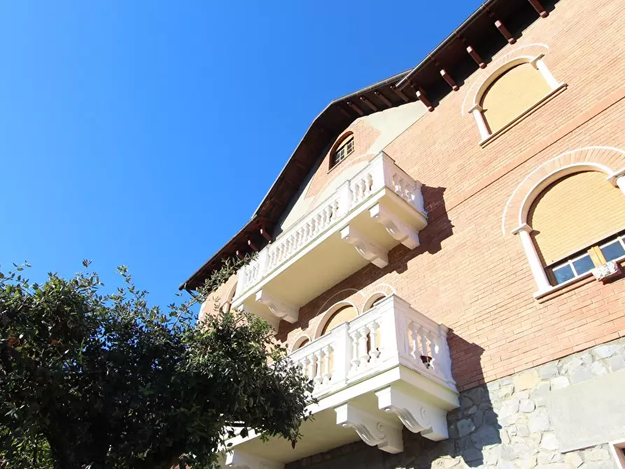 Immagine 1 di Porzione di casa in vendita  a La Spezia