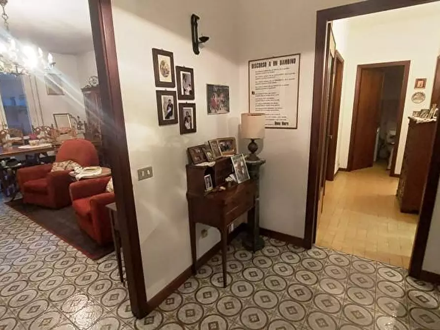 Immagine 13 di Appartamento in vendita  a Massa