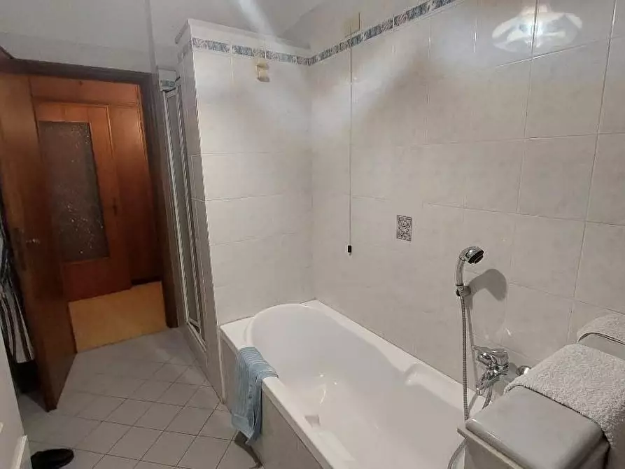 Immagine 7 di Appartamento in vendita  a Massa