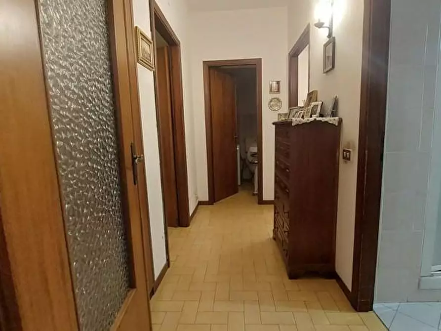 Immagine 12 di Appartamento in vendita  a Massa