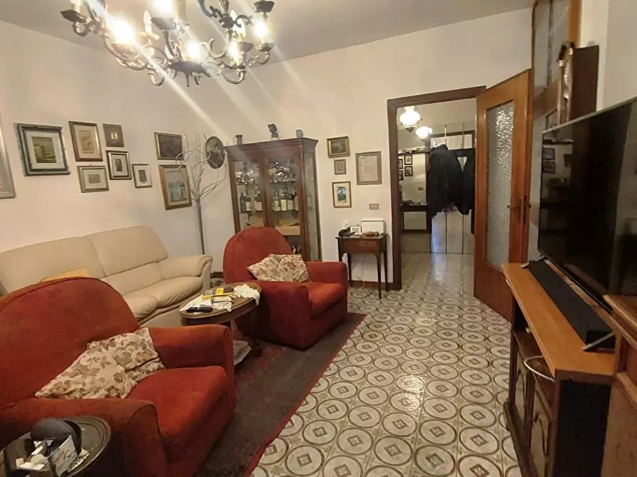 Immagine 3 di Appartamento in vendita  a Massa