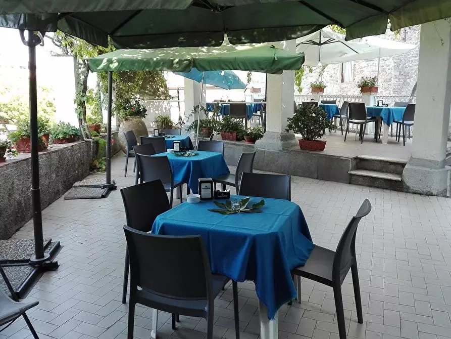 Immagine 15 di Locale commerciale in vendita  a Portovenere