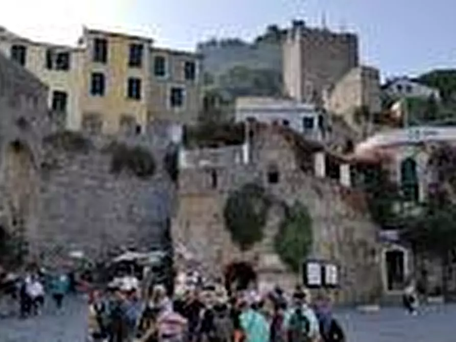 Immagine 28 di Locale commerciale in vendita  a Portovenere