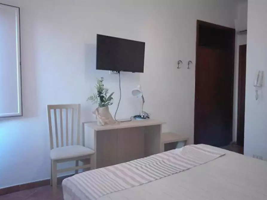 Immagine 35 di Locale commerciale in vendita  a Portovenere