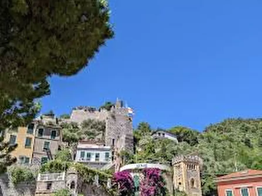 Immagine 31 di Locale commerciale in vendita  a Portovenere