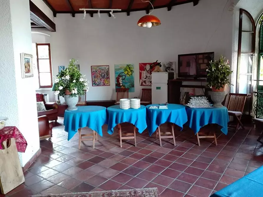 Immagine 14 di Locale commerciale in vendita  a Portovenere