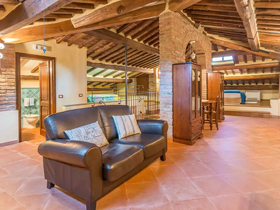 Immagine 13 di Villa in vendita  a San Miniato