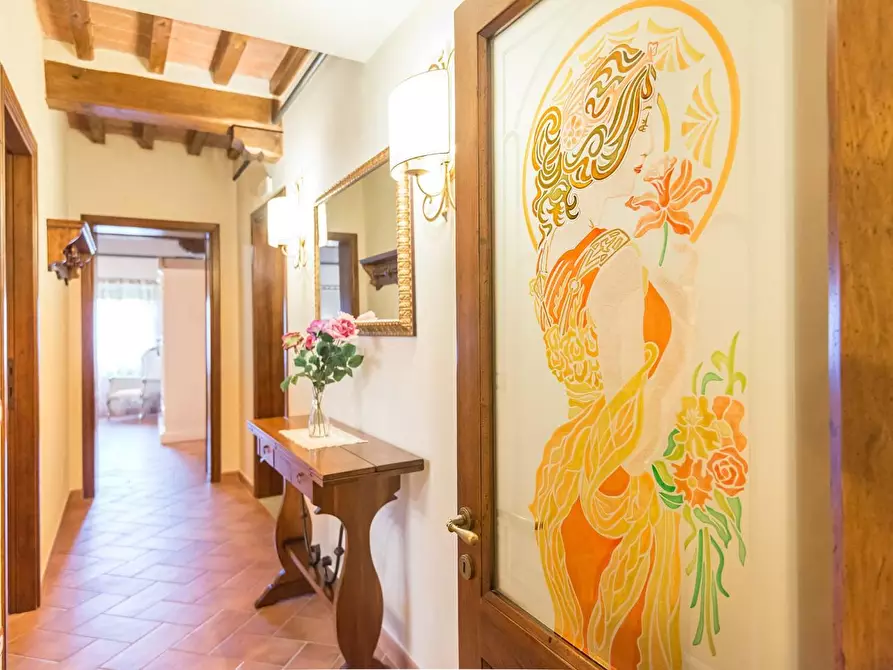 Immagine 11 di Villa in vendita  a San Miniato