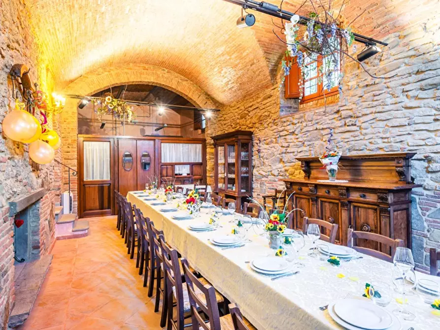 Immagine 16 di Villa in vendita  a San Miniato