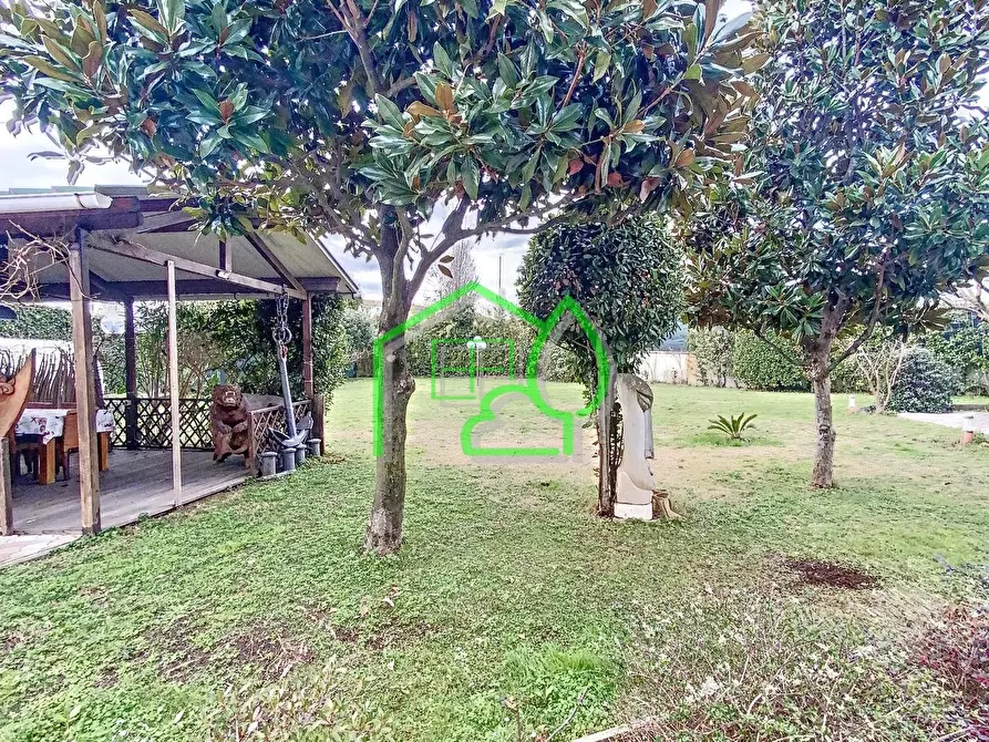 Immagine 8 di Casa bifamiliare in vendita  a Viareggio