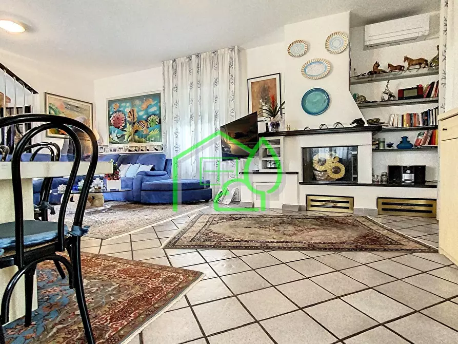 Immagine 17 di Casa bifamiliare in vendita  a Viareggio