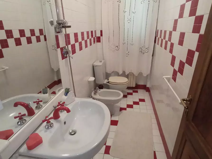 Immagine 31 di Villa in vendita  a Montopoli In Val D'arno