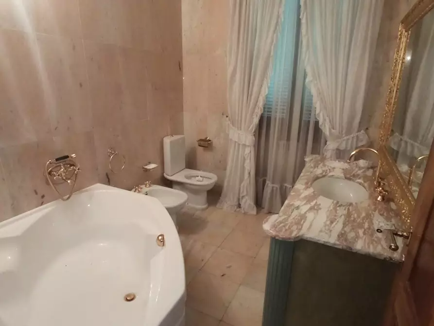 Immagine 32 di Villa in vendita  a Montopoli In Val D'arno