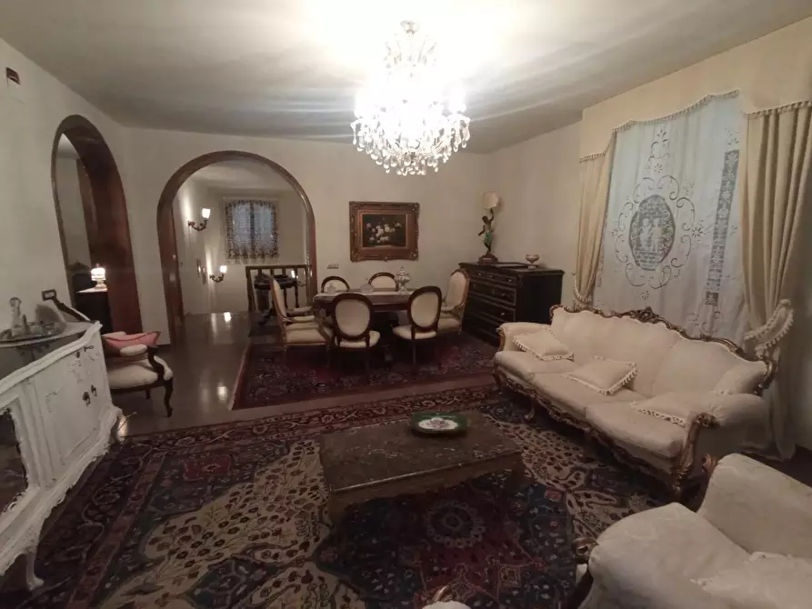 Immagine 17 di Villa in vendita  a Montopoli In Val D'arno