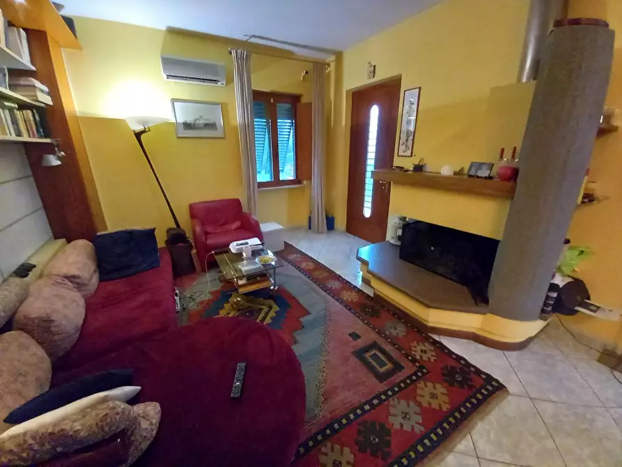 Immagine 34 di Villa in vendita  a Capannori