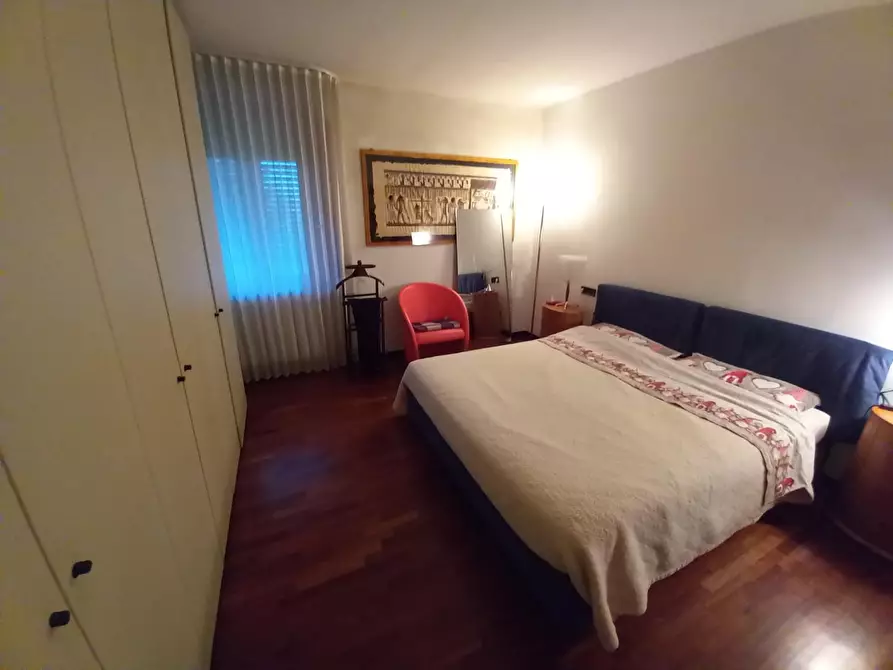 Immagine 27 di Villa in vendita  a Capannori