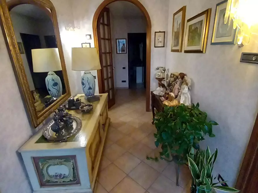 Immagine 17 di Villa in vendita  a Capannori