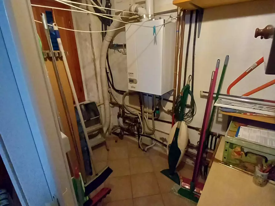 Immagine 19 di Villa in vendita  a Capannori