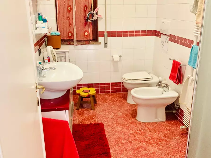 Immagine 13 di Appartamento in affitto  a Empoli