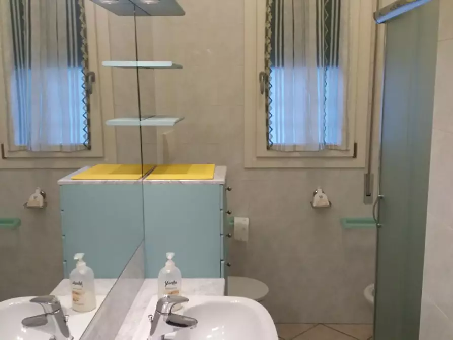 Immagine 13 di Appartamento in vendita  a Empoli