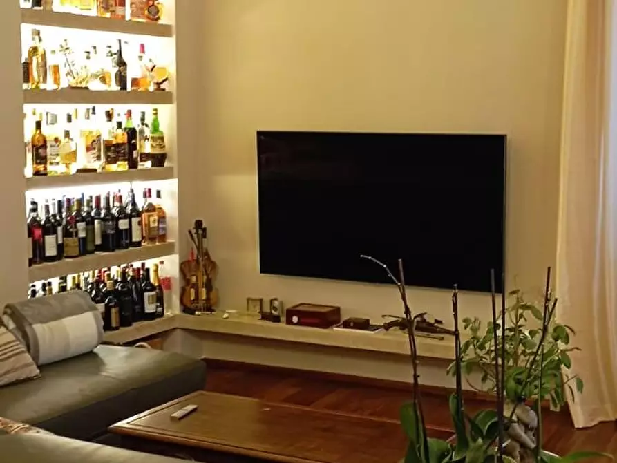 Immagine 11 di Appartamento in vendita  a La Spezia