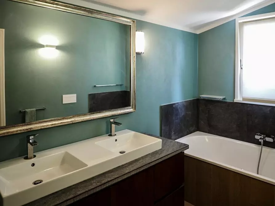 Immagine 21 di Villa in affitto  a Pietrasanta