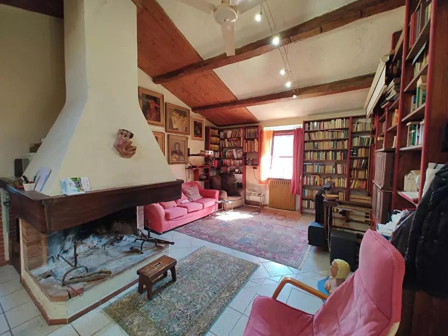 Immagine 5 di Rustico / casale in vendita  a Chianni