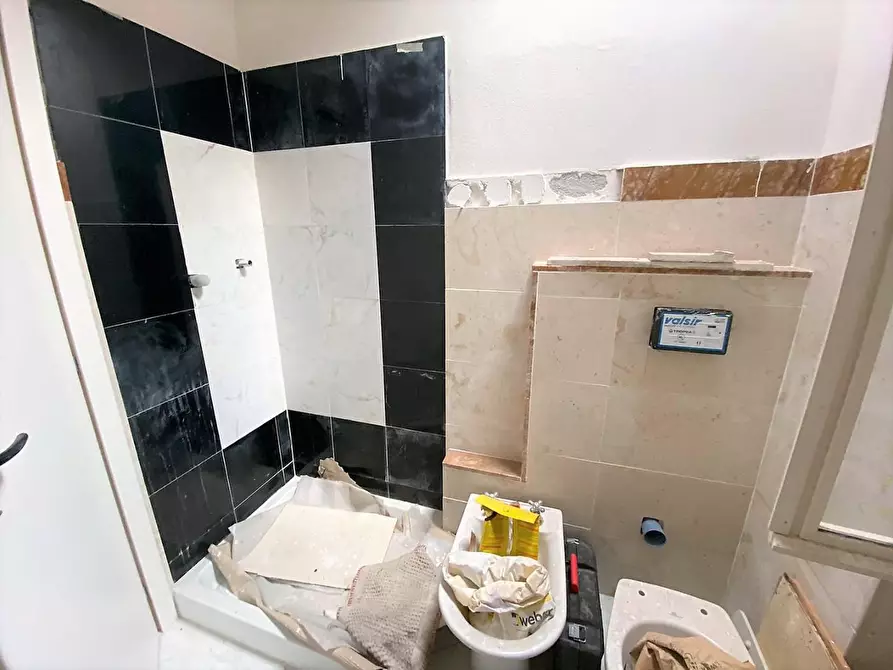 Immagine 9 di Appartamento in vendita  a Carrara