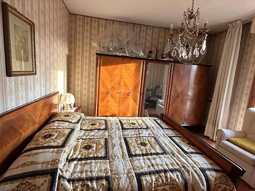 Immagine 4 di Appartamento in vendita  a Massa