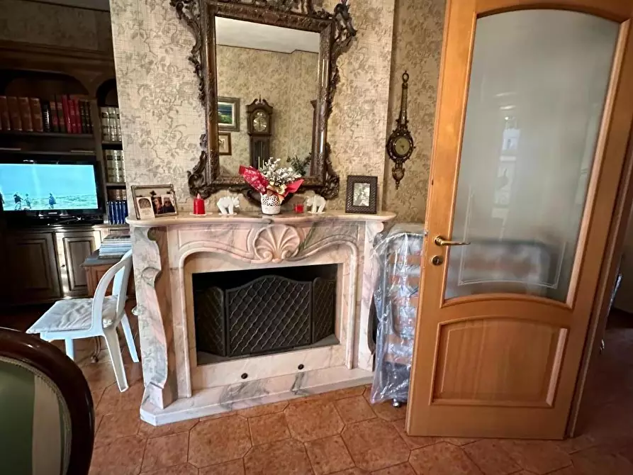 Immagine 3 di Appartamento in vendita  a Massa