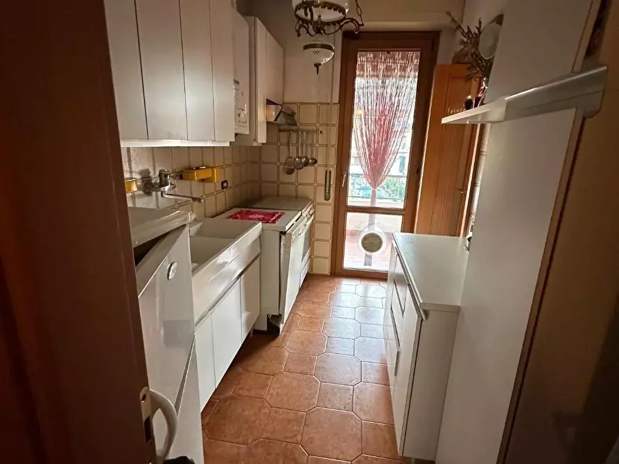 Immagine 8 di Appartamento in vendita  a Massa