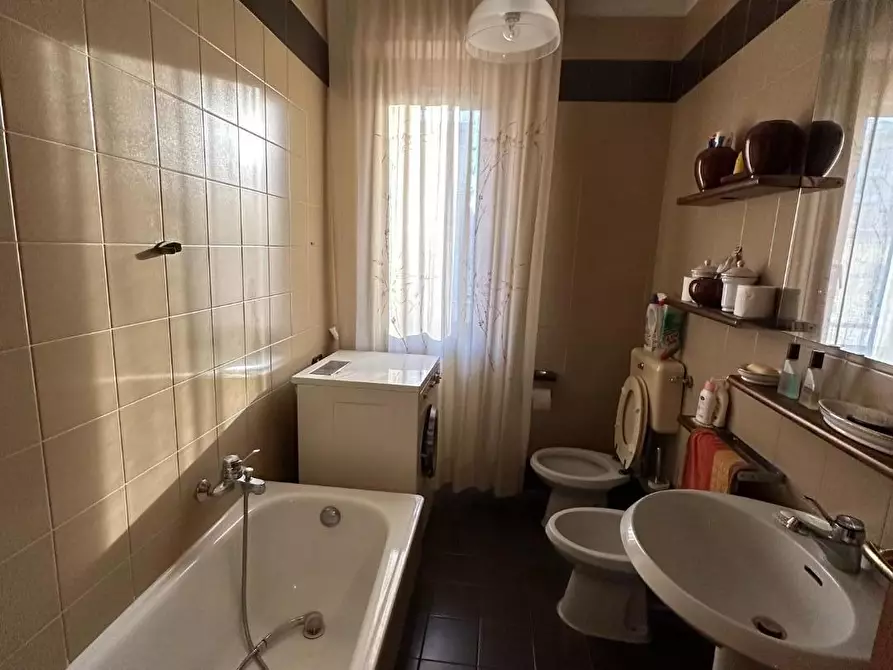 Immagine 13 di Appartamento in vendita  a Massa