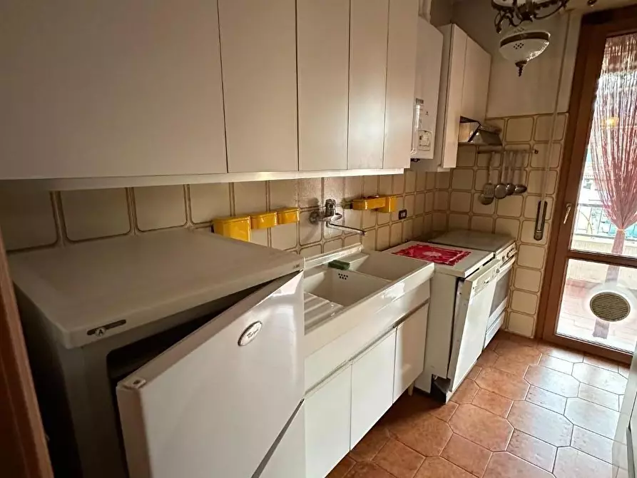 Immagine 9 di Appartamento in vendita  a Massa