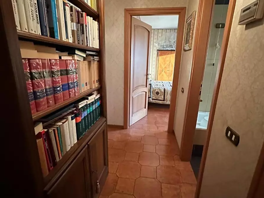 Immagine 19 di Appartamento in vendita  a Massa