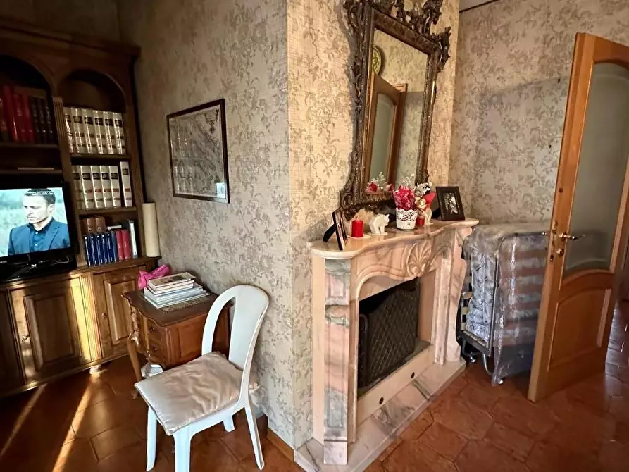 Immagine 6 di Appartamento in vendita  a Massa