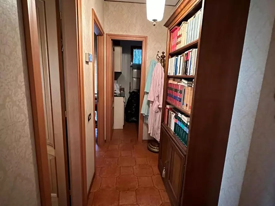 Immagine 12 di Appartamento in vendita  a Massa